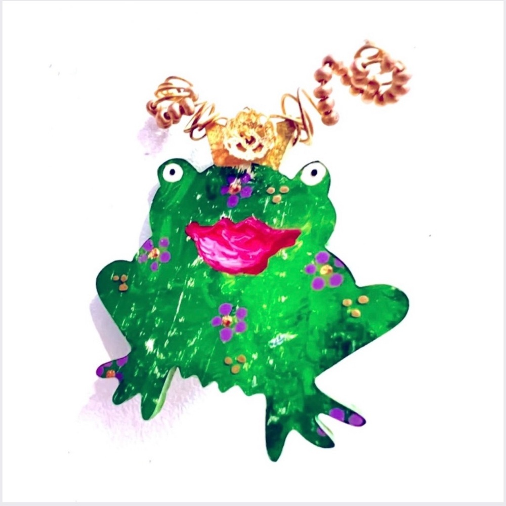 🇨🇦🎁 Multicoloured frog handmade brooch- prince crown - designed & made in Ottawa
